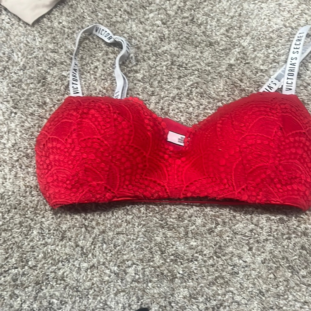 Red Victoria 36C